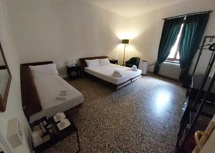 Hotel Montreal
